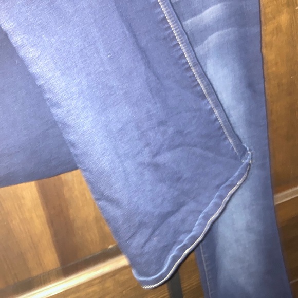 YMI Blue Flare Leg Jeans Size 9 - Picture 11 of 13